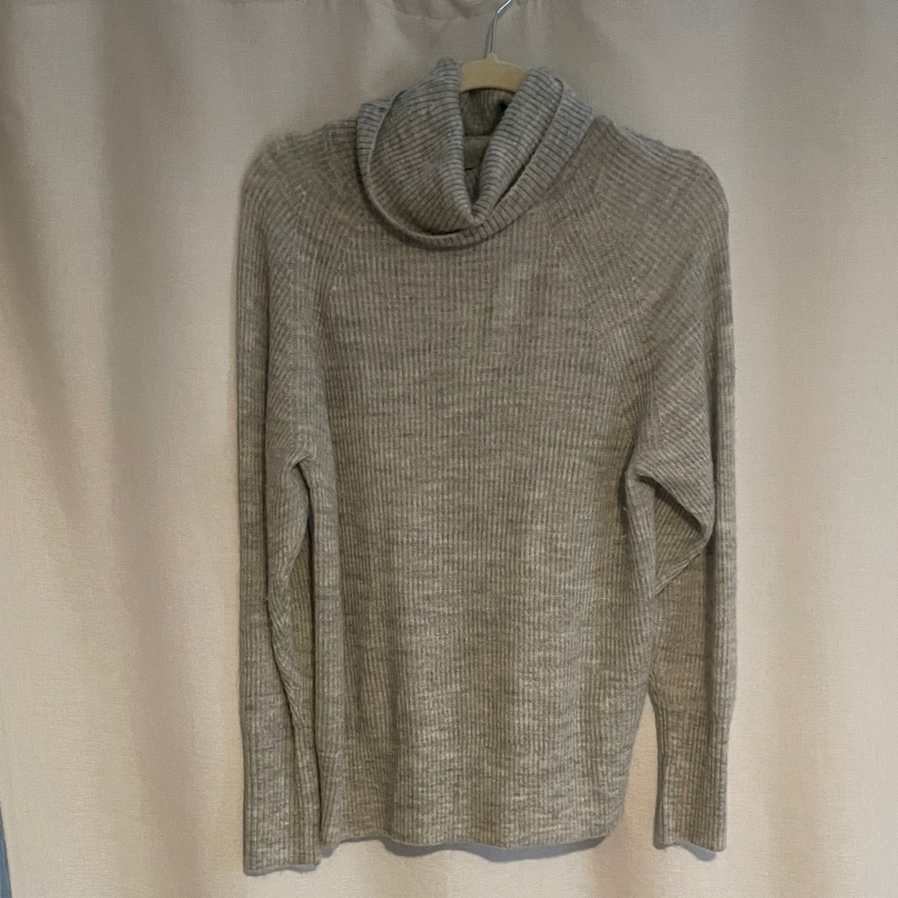 Quince Heather Gray Turtleneck Sweater